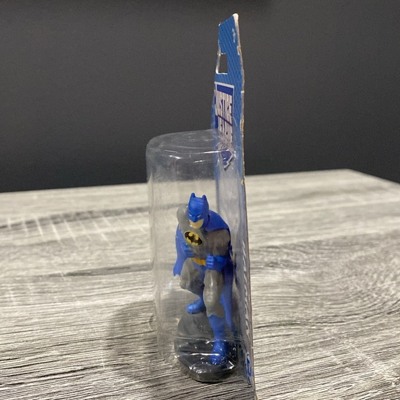 NEW: DC Justice League: Batman - 3” Mini Collectible Figure - Picture 3 of 8